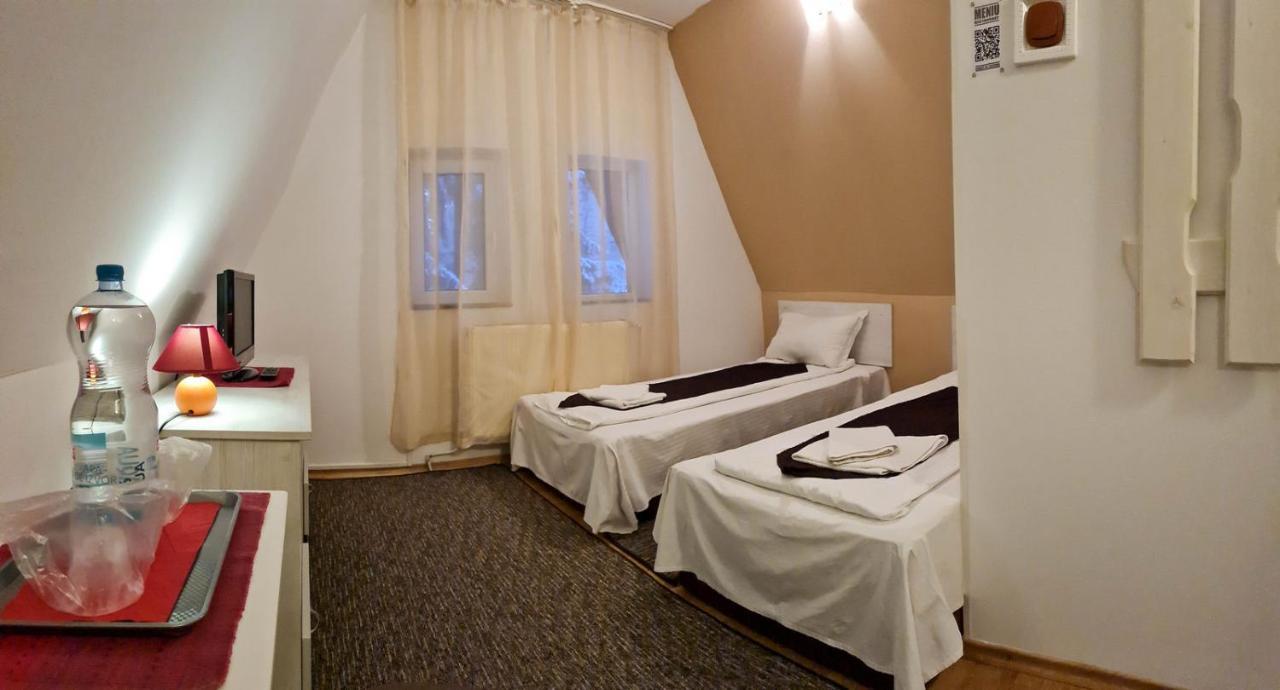 Pensiunea Happy Inn Vatra Dornei Bagian luar foto