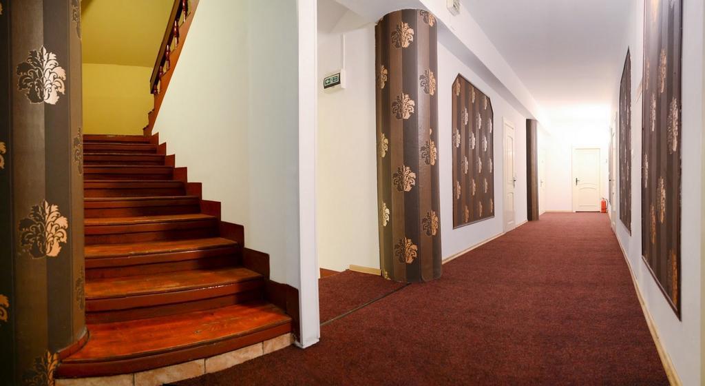 Pensiunea Happy Inn Vatra Dornei Bagian luar foto