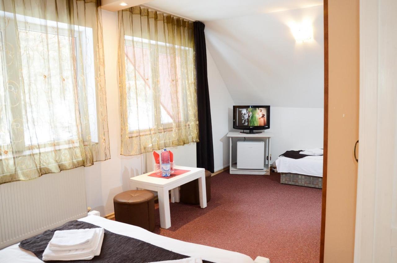 Pensiunea Happy Inn Vatra Dornei Bagian luar foto