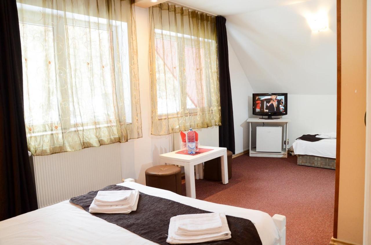 Pensiunea Happy Inn Vatra Dornei Bagian luar foto