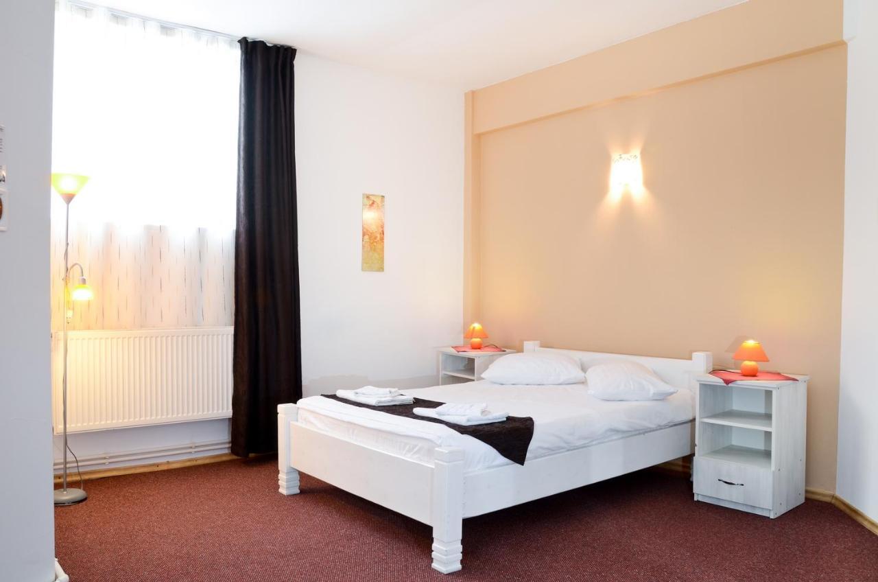 Pensiunea Happy Inn Vatra Dornei Bagian luar foto