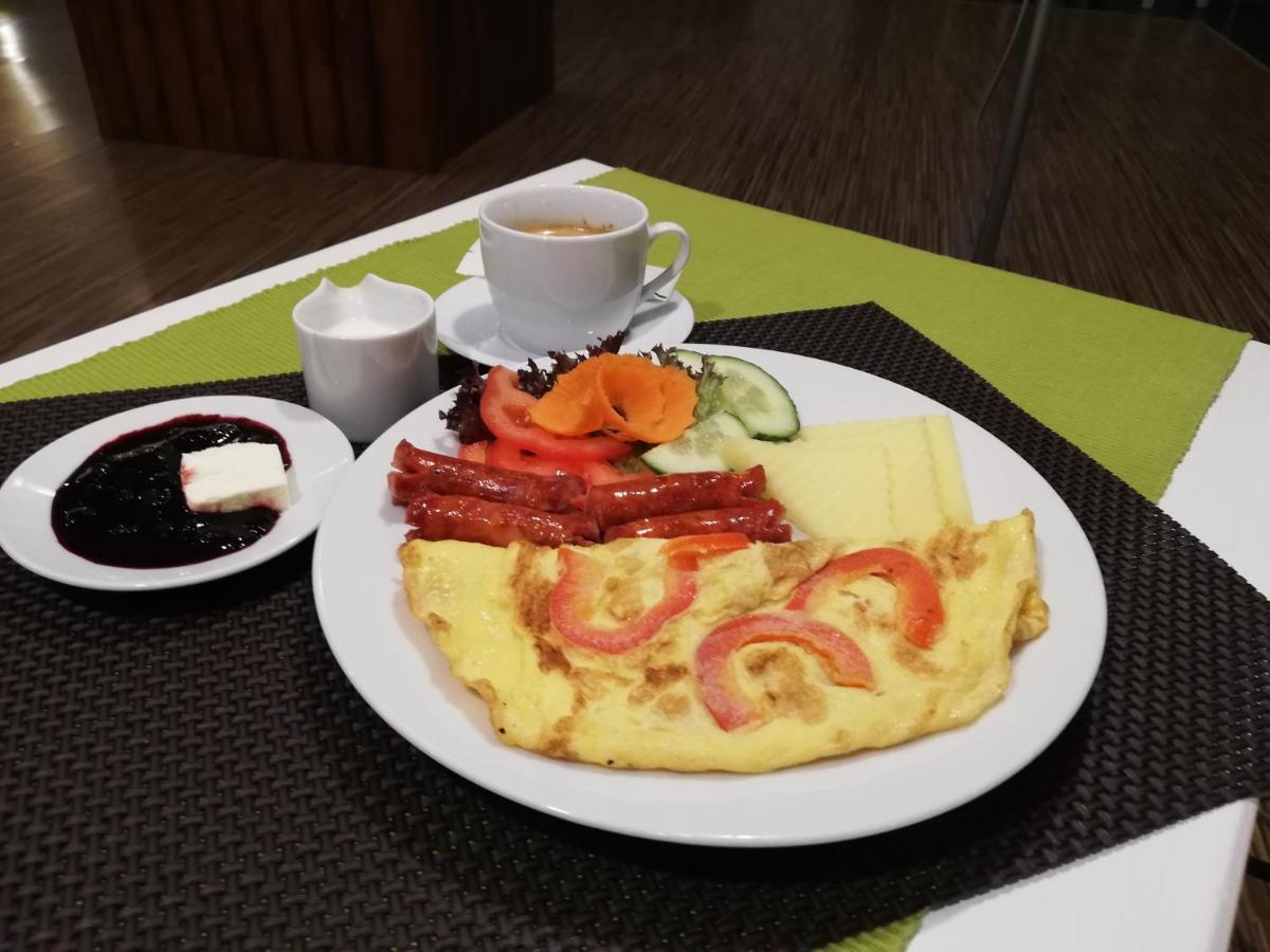 Pensiunea Happy Inn Vatra Dornei Bagian luar foto